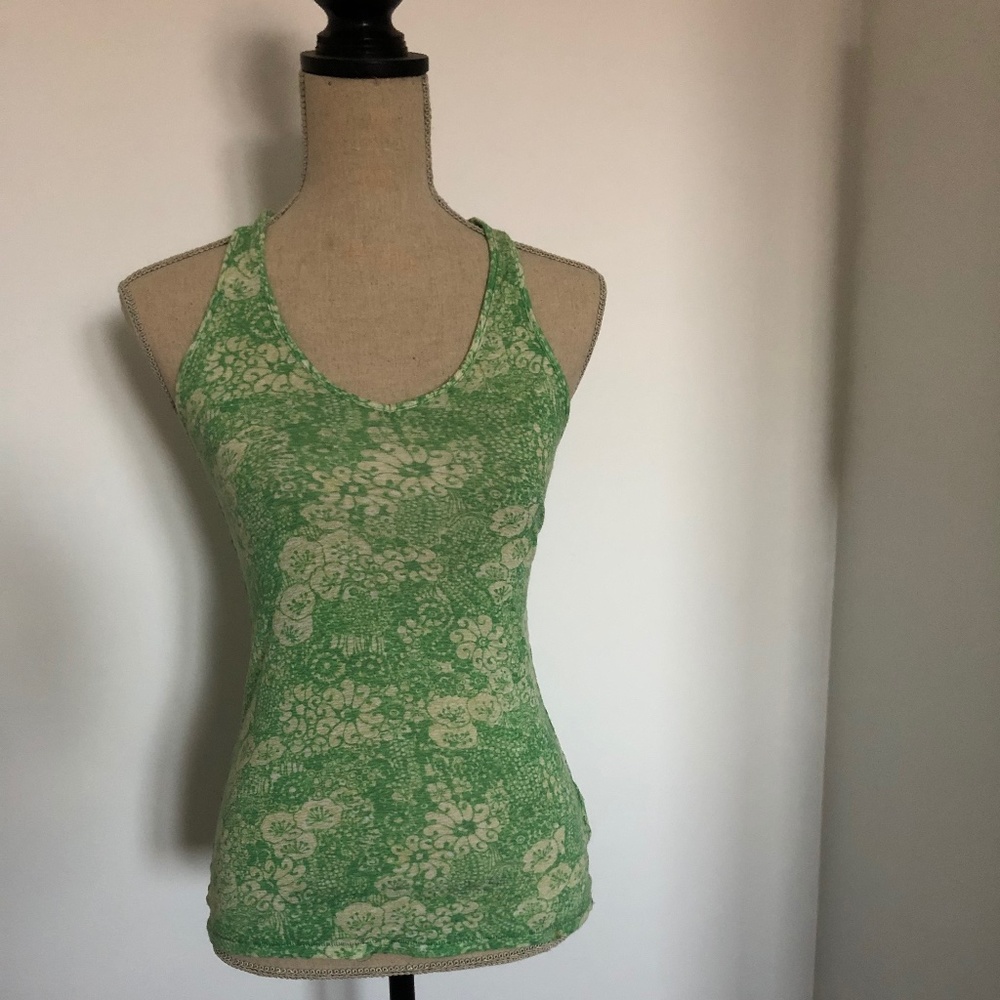 🦋2/$30 Free People v-neck racer back tank